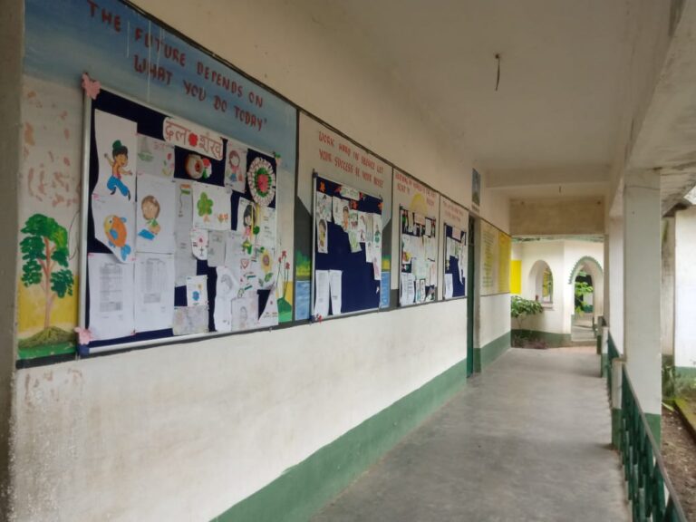 इस सरकारी विद्यालय में प्रत्येक सप्ताह बदलते हैं हेडमास्टर